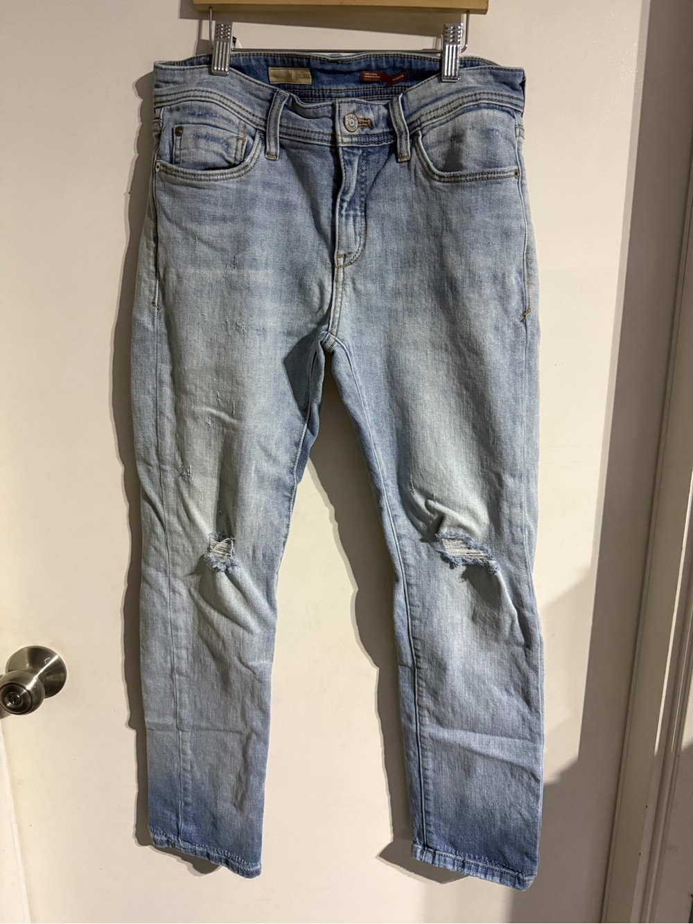 EUC Women’s Pilcro Slim Boyfriend Crop Jeans Size 27P